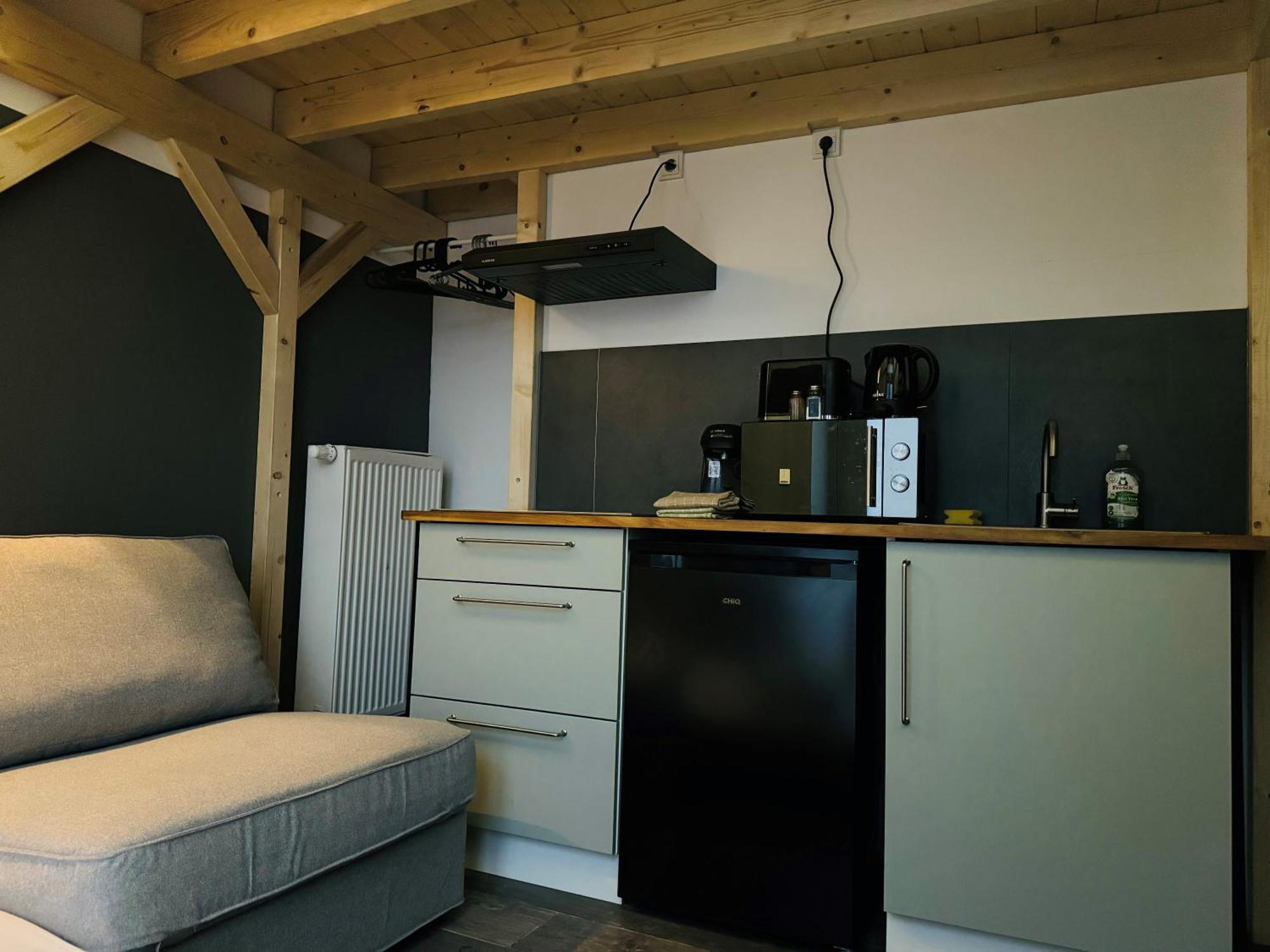 12 Monkeys Apartments — Photos 1
